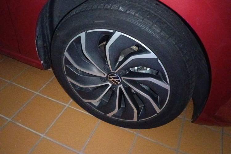 Used Volkswagen Golf 2021 280TSI DSG Pro Right Front Wheel Hub