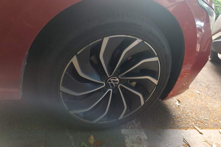 Used Volkswagen Golf 2021 280TSI DSG Pro Right Front Wheel Hub