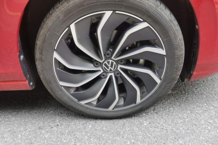 Used Volkswagen Golf 2021 280TSI DSG Pro Right Front Wheel Hub
