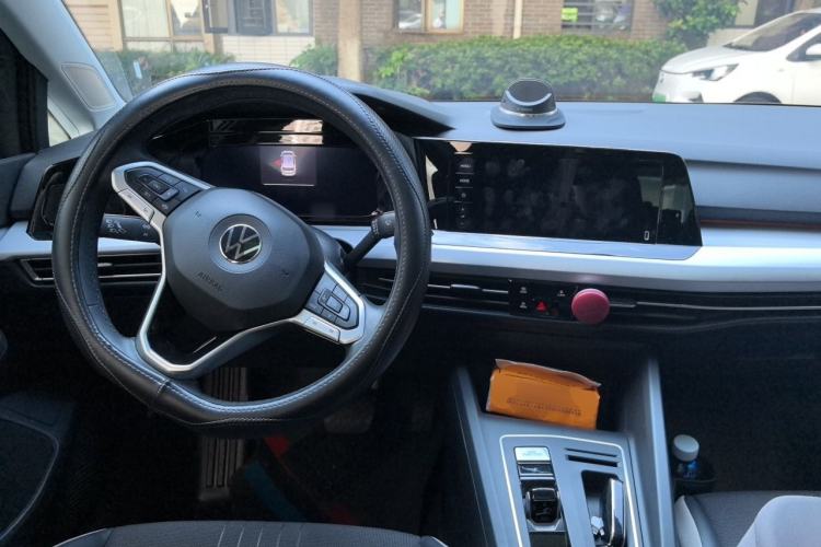 Used Volkswagen Golf 2021 280TSI DSG Pro Center Console