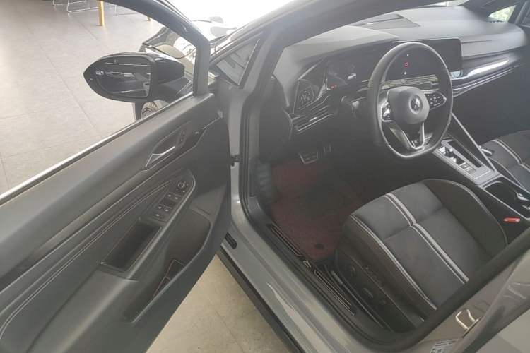 Used Volkswagen Golf 2021 280TSI DSG R-Line Driver Seat