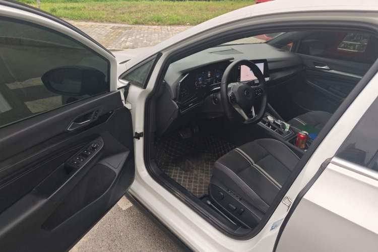 Used Volkswagen Golf 2021 280TSI DSG R-Line Driver Seat
