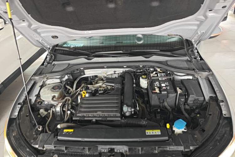Used Volkswagen Golf 2021 280TSI DSG Pro Engine Bay