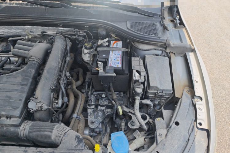 Used Volkswagen Golf 2021 280TSI DSG R-Line Engine Bay Left
