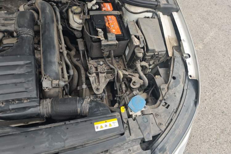 Used Volkswagen Golf 2021 280TSI DSG R-Line Engine Bay Left