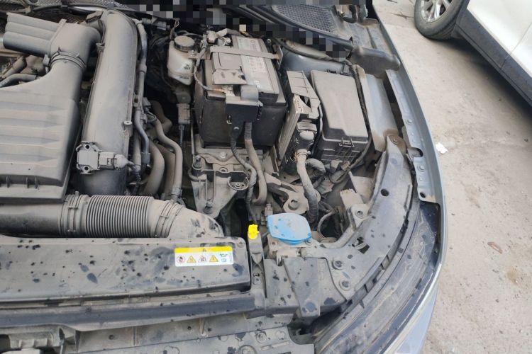 Used Volkswagen Golf 2021 280TSI DSG R-Line Engine Bay Left