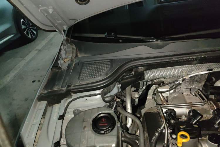 Used Volkswagen Golf 2021 280TSI DSG R-Line Engine Bay Right