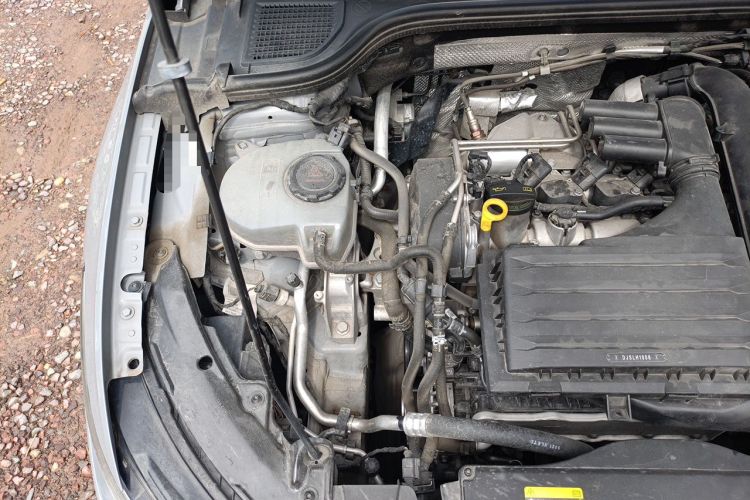 Used Volkswagen Golf 2021 280TSI DSG R-Line Engine Bay Right
