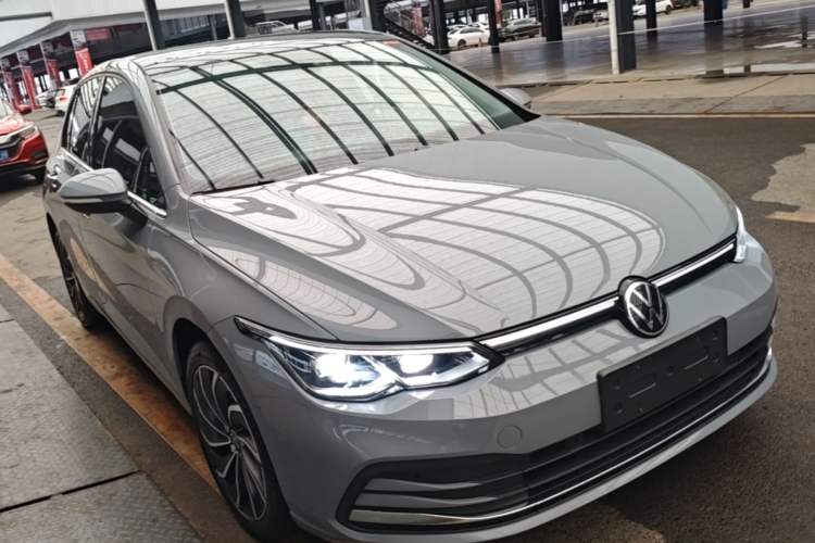 Used Volkswagen Golf 2021 280TSI DSG Pro Front Right 45 Deg