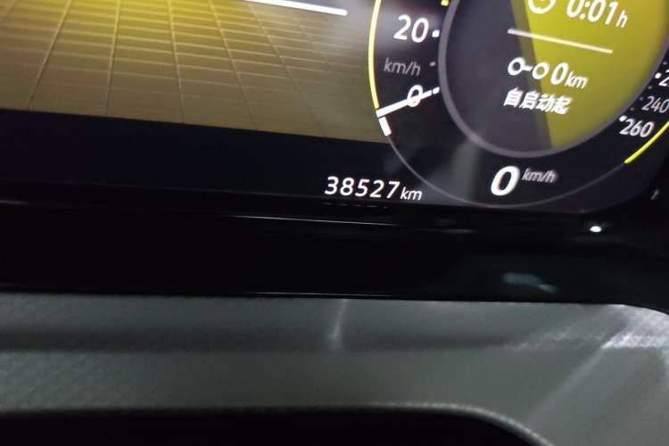 Used Volkswagen Golf 2021 280TSI DSG R-Line Odometer Close Up