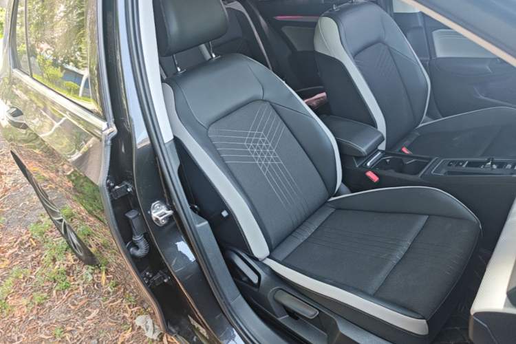 Used Volkswagen Golf 2021 280TSI DSG Pro Right Front Seat