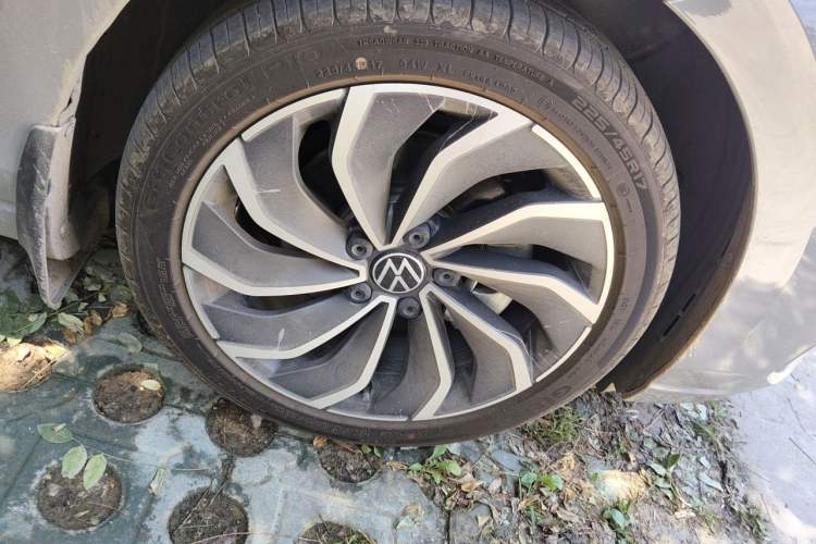 Used Volkswagen Golf 2021 280TSI DSG Pro Right Front Wheel Hub