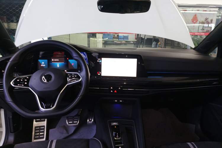 Used Volkswagen Golf 2021 280TSI DSG R-Line Audio And AC Panel