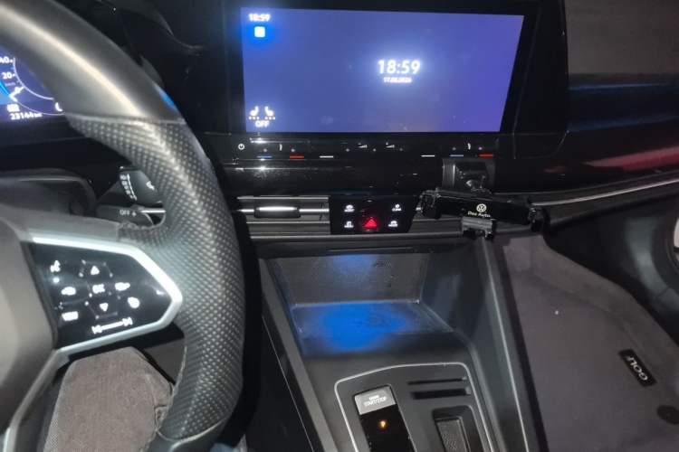 Used Volkswagen Golf 2021 280TSI DSG R-Line Audio And AC Panel