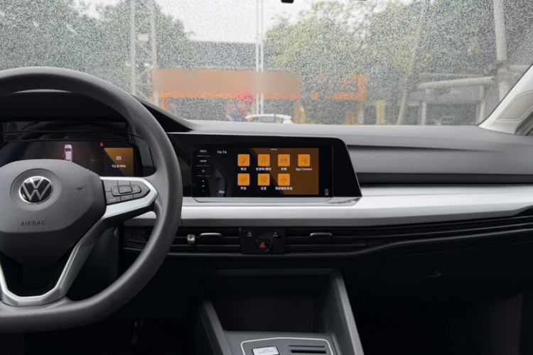 Used Volkswagen Golf 2021 200TSI DSG Audio And AC Panel