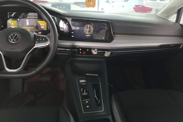 Used Volkswagen Golf 2021 280TSI DSG Pro First Edition Audio And AC Panel