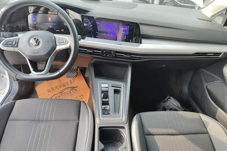 Used Volkswagen Golf 2021 200TSI DSG Pro Audio And AC Panel