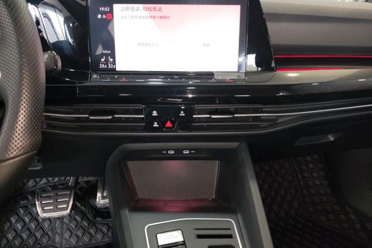 Used Volkswagen Golf 2021 280TSI DSG R-Line Audio And AC Panel