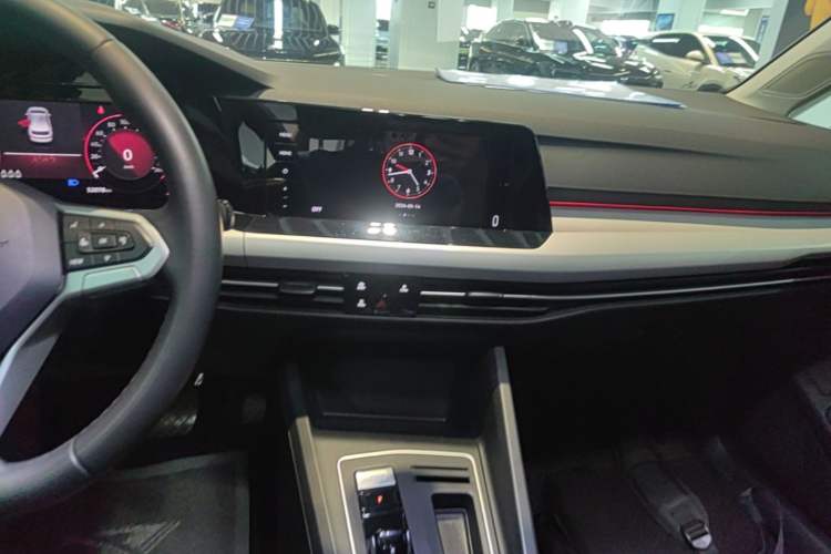 Used Volkswagen Golf 2021 200TSI DSG Pro Audio And AC Panel
