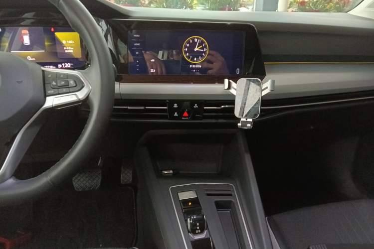 Used Volkswagen Golf 2021 280TSI DSG Pro Audio And AC Panel