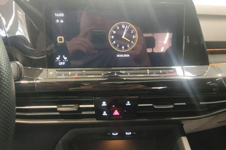 Used Volkswagen Golf 2021 280TSI DSG R-Line Audio And AC Panel