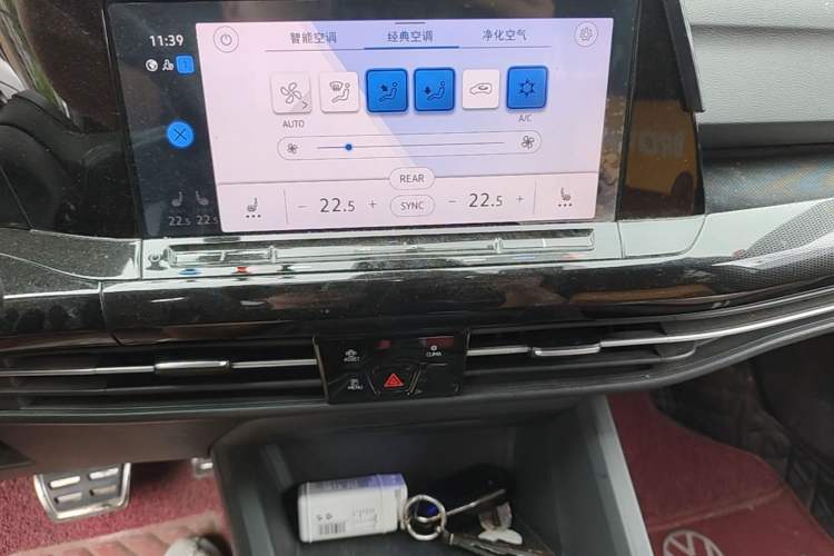Used Volkswagen Golf 2021 280TSI DSG R-Line Audio And AC Panel