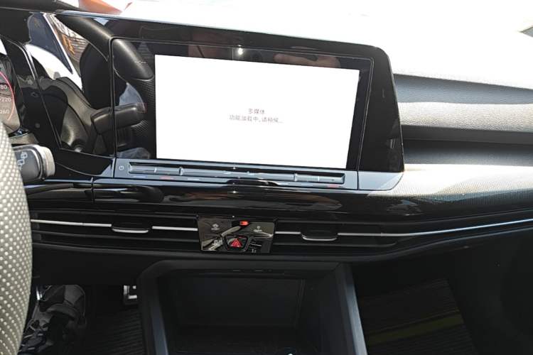 Used Volkswagen Golf 2021 280TSI DSG R-Line Audio And AC Panel