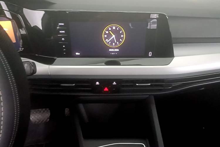 Used Volkswagen Golf 2021 200TSI DSG Pro Audio And AC Panel