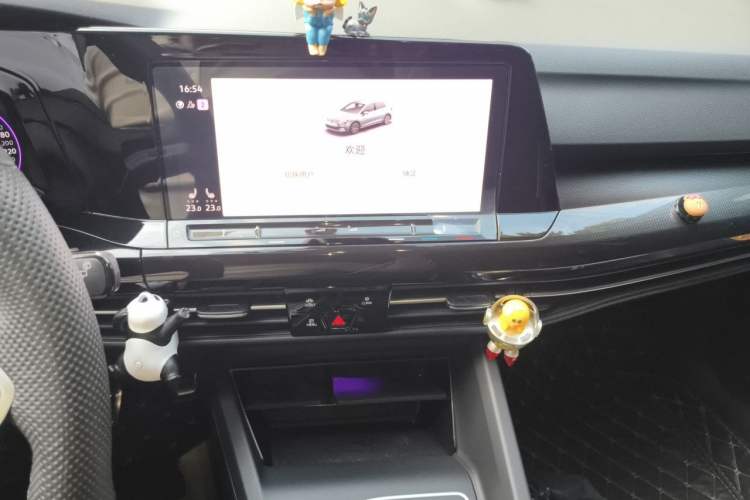 Used Volkswagen Golf 2021 280TSI DSG R-Line Audio And AC Panel