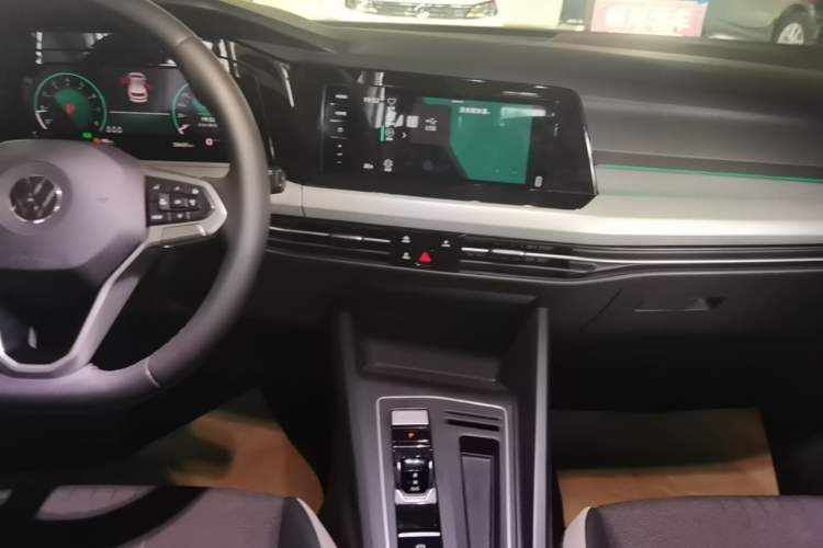 Used Volkswagen Golf 2021 280TSI DSG Pro Audio And AC Panel