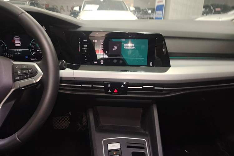Used Volkswagen Golf 2021 280TSI DSG Pro Audio And AC Panel