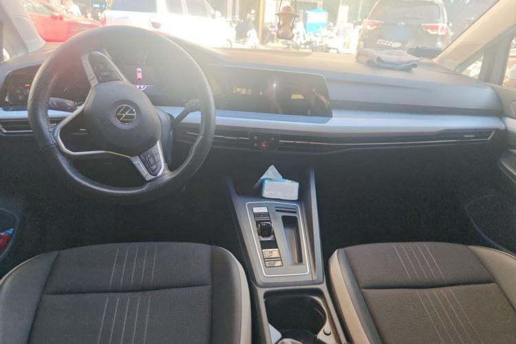 Used Volkswagen Golf 2021 280TSI DSG Pro Center Console