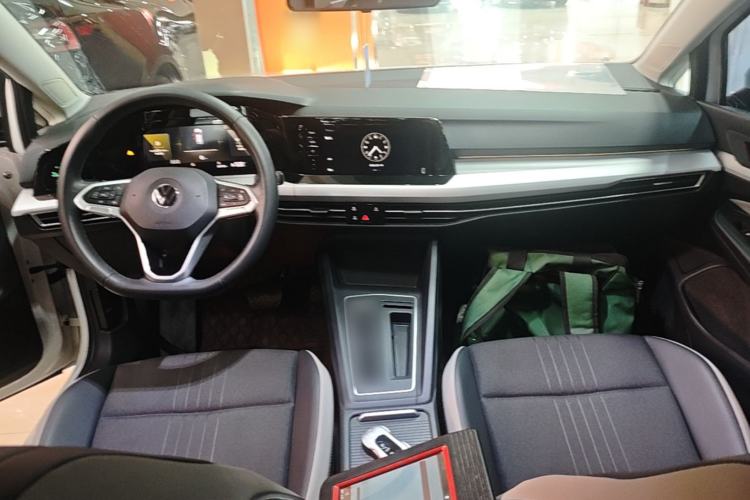 Used Volkswagen Golf 2021 280TSI DSG Pro Center Console