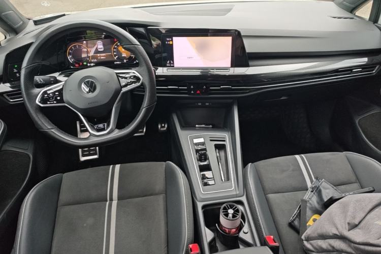 Used Volkswagen Golf 2021 280TSI DSG R-Line Center Console