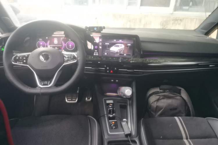 Used Volkswagen Golf 2021 280TSI DSG R-Line Center Console
