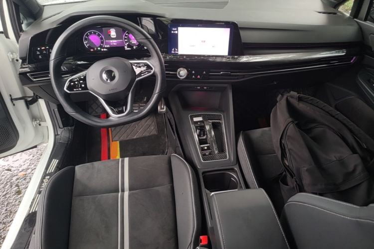 Used Volkswagen Golf 2021 280TSI DSG R-Line Center Console