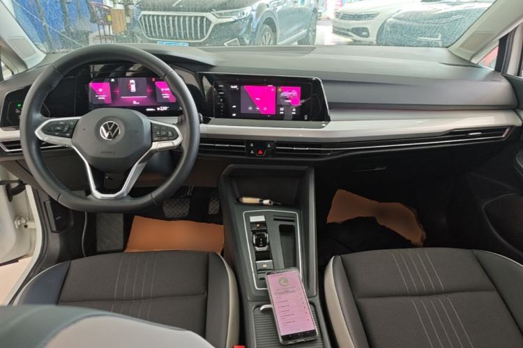 Used Volkswagen Golf 2021 280TSI DSG R-Line Center Console