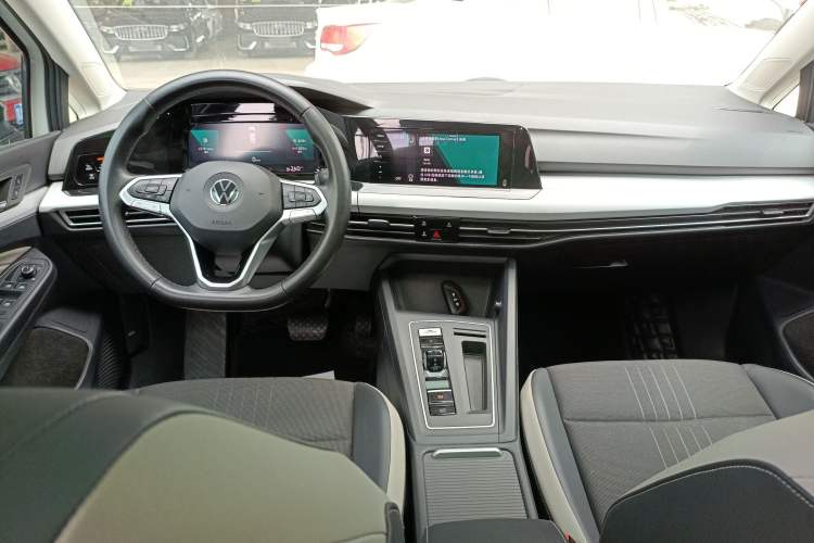 Used Volkswagen Golf 2021 280TSI DSG Pro Center Console