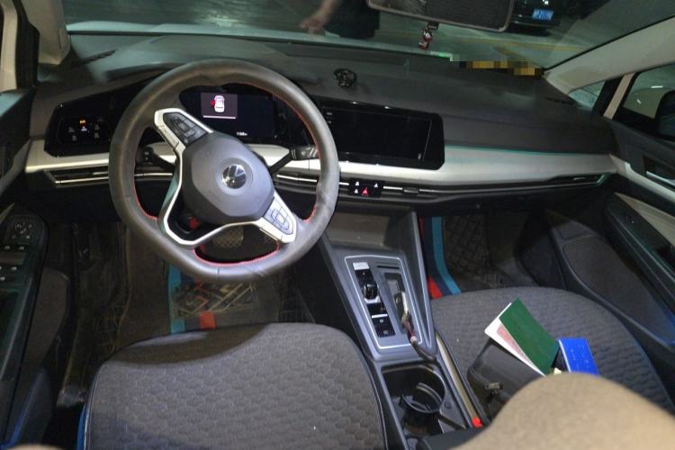 Used Volkswagen Golf 2021 280TSI DSG Pro Center Console