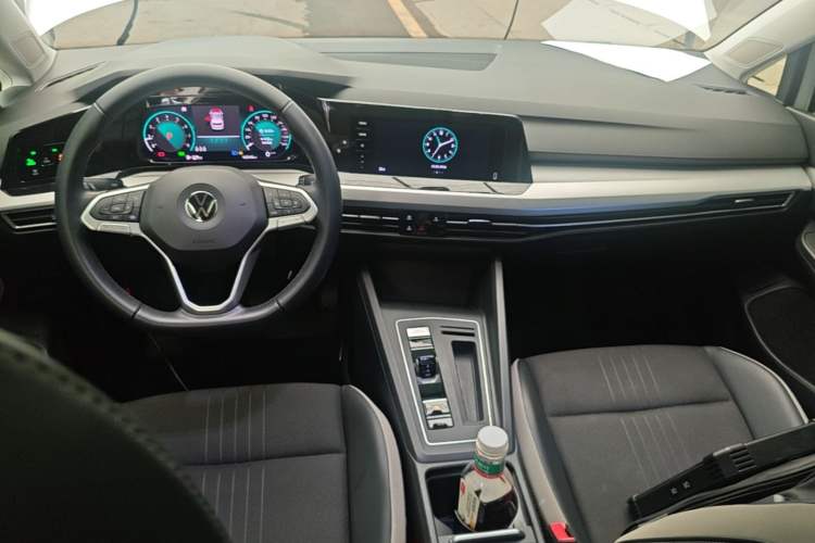 Used Volkswagen Golf 2021 280TSI DSG Pro Center Console