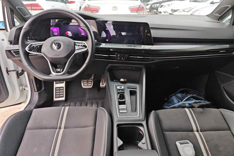 Used Volkswagen Golf 2021 280TSI DSG R-Line Center Console