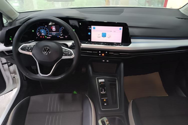 Used Volkswagen Golf 2021 280TSI DSG Pro Center Console