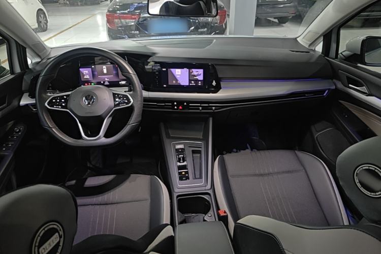 Used Volkswagen Golf 2021 280TSI DSG Pro Center Console