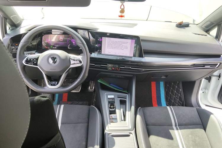 Used Volkswagen Golf 2021 280TSI DSG R-Line Center Console