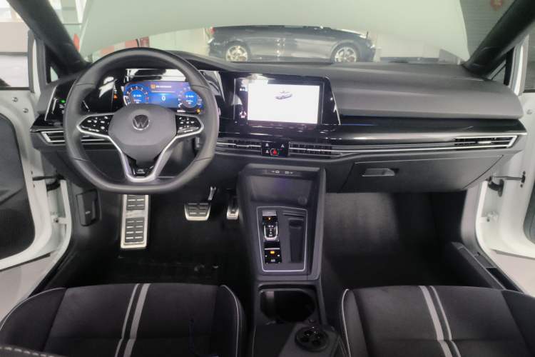 Used Volkswagen Golf 2021 280TSI DSG R-Line Center Console