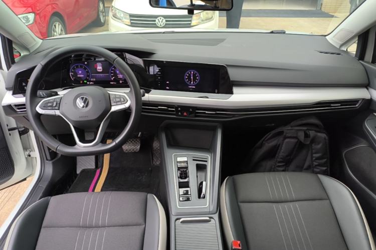 Used Volkswagen Golf 2021 280TSI DSG Pro Center Console