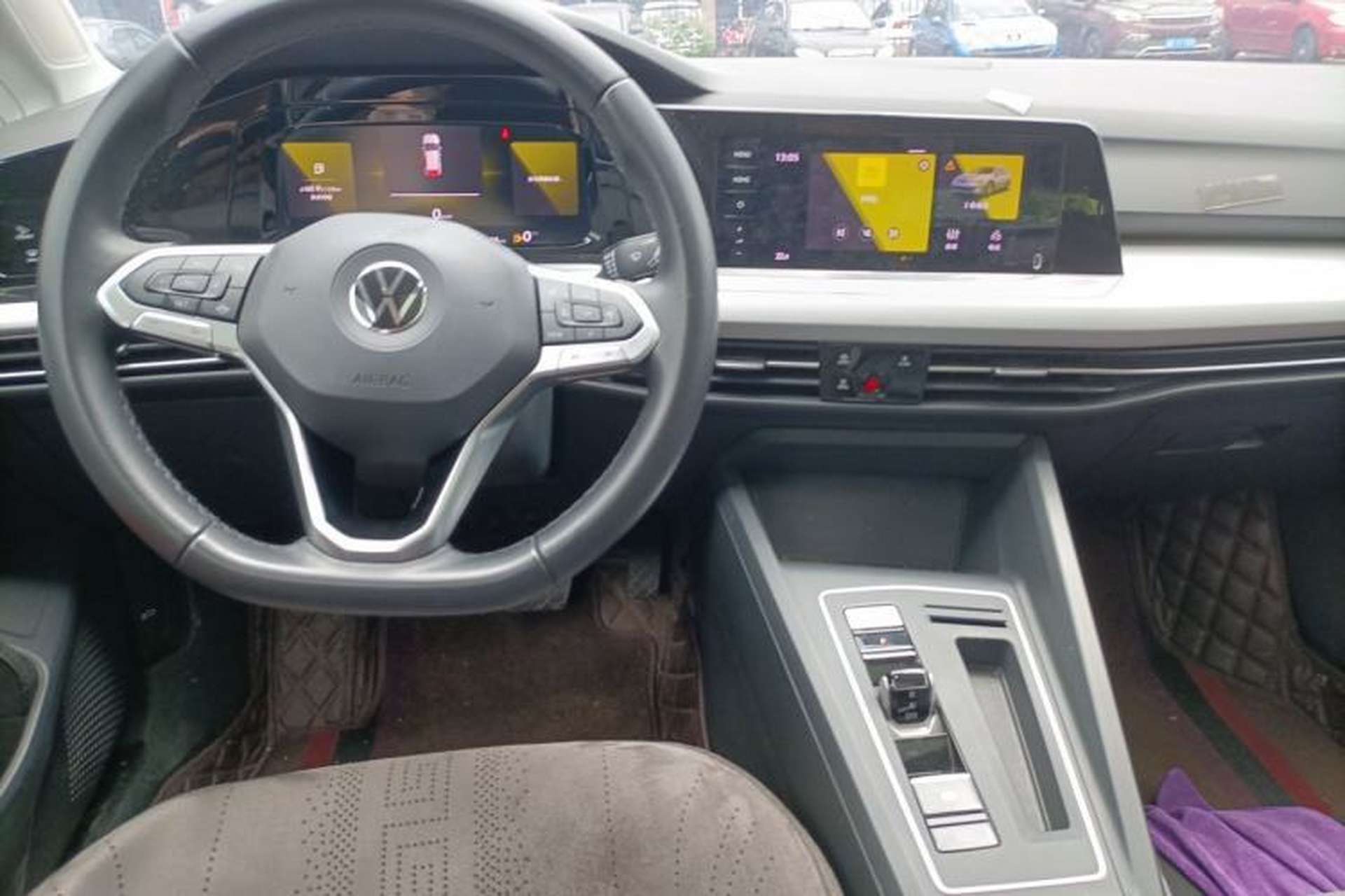 Used Volkswagen Golf 2021 280TSI DSG 30th Anniversary Edition Center Console