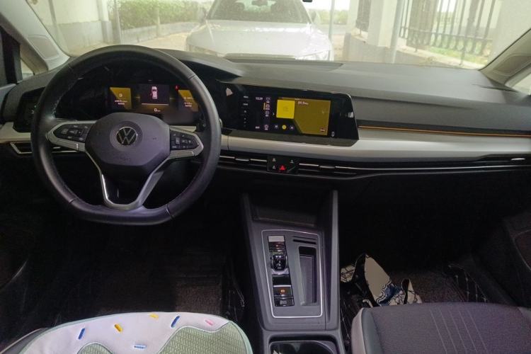 Used Volkswagen Golf 2021 280TSI DSG Pro Center Console