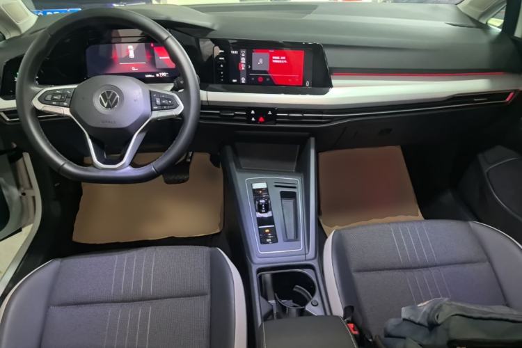 Used Volkswagen Golf 2021 280TSI DSG Pro Center Console