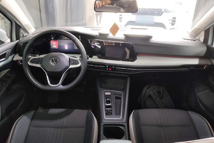 Used Volkswagen Golf 2021 280TSI DSG Pro Center Console